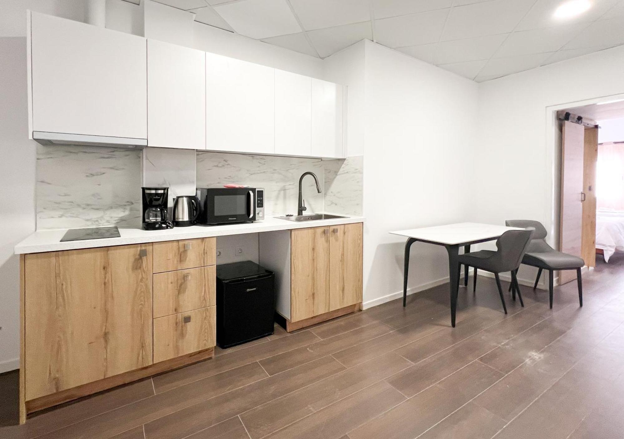 Anhome K11 Serviced Apartments เอเธนส์ ภายนอก รูปภาพ