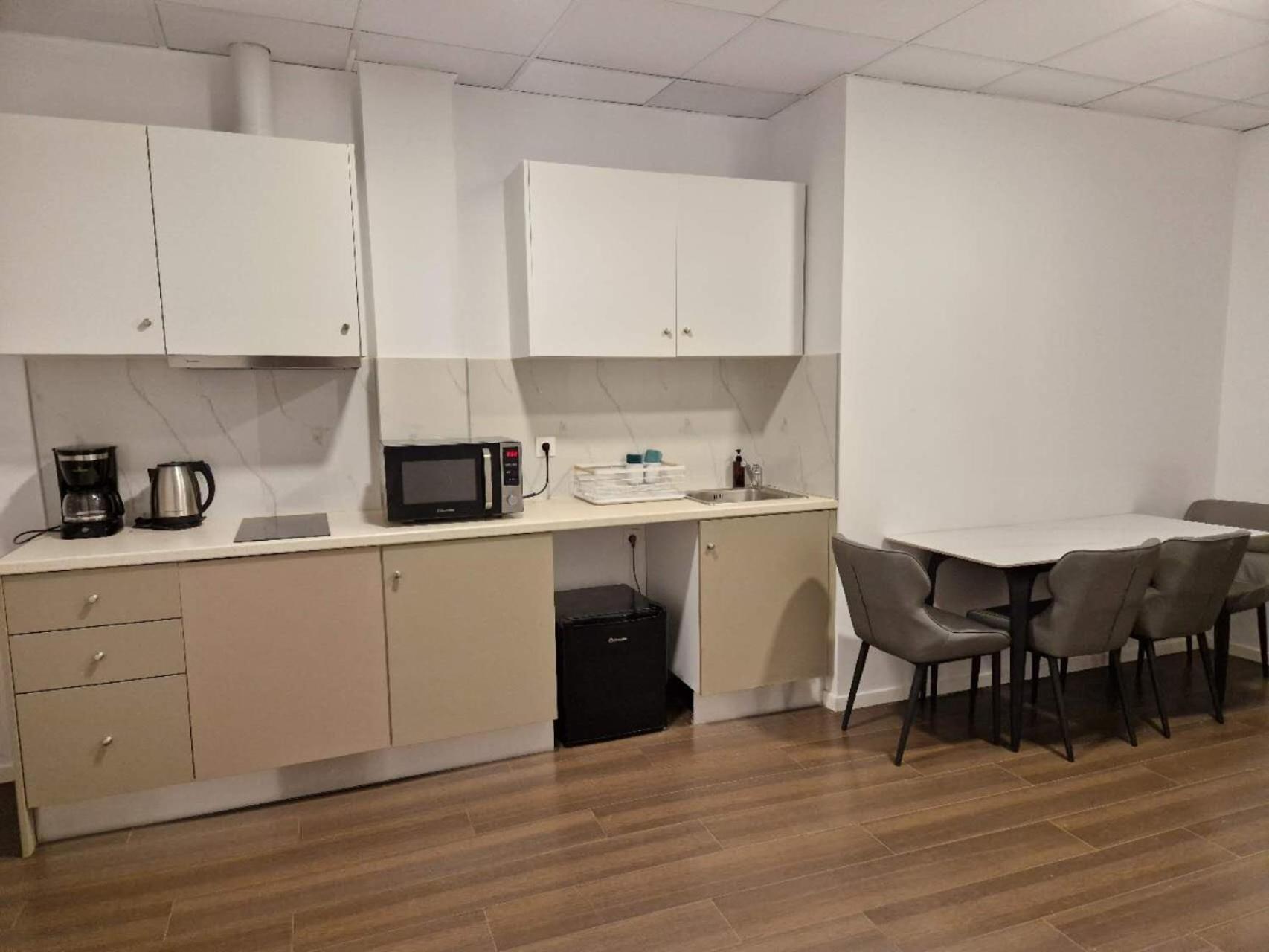 Anhome K11 Serviced Apartments เอเธนส์ ภายนอก รูปภาพ